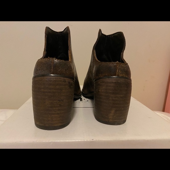 Beautiful Rustic SEY Booties - Picture 8 of 9